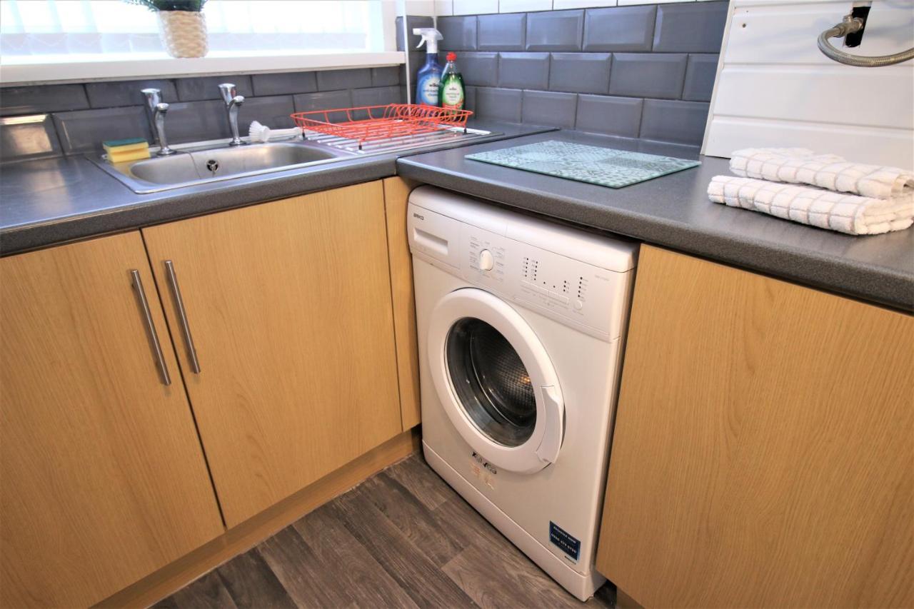 Three Bedroom Townhouse - Free Local Parking - By Property Promise Cardiff Exterior photo